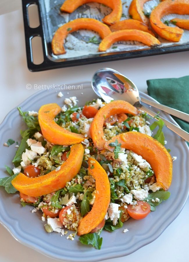 Pompoensalade met geitenkaas en freekeh