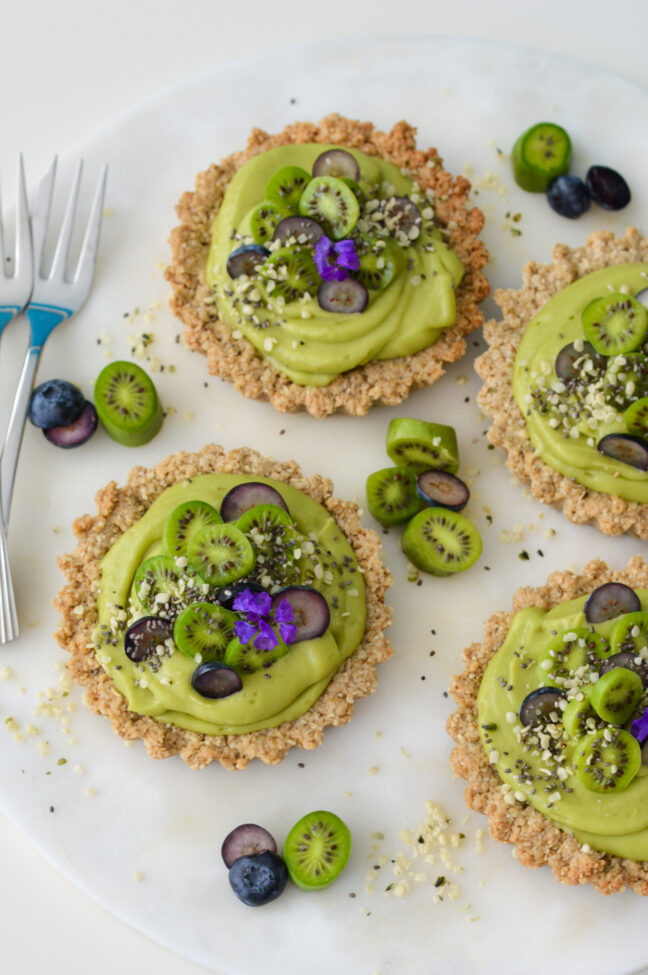recept havermouttaartjes met avocado © bettyskitchen.nl
15x zomerse taart met fruit recepten
Van kwarktaart en taarten met yoghurt en fruit. Maar ook brownies, cheesecakes en meer.