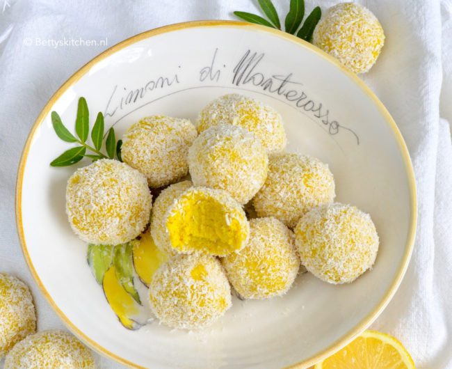recept vegan lemon cake balls © bettyskitchen.nl